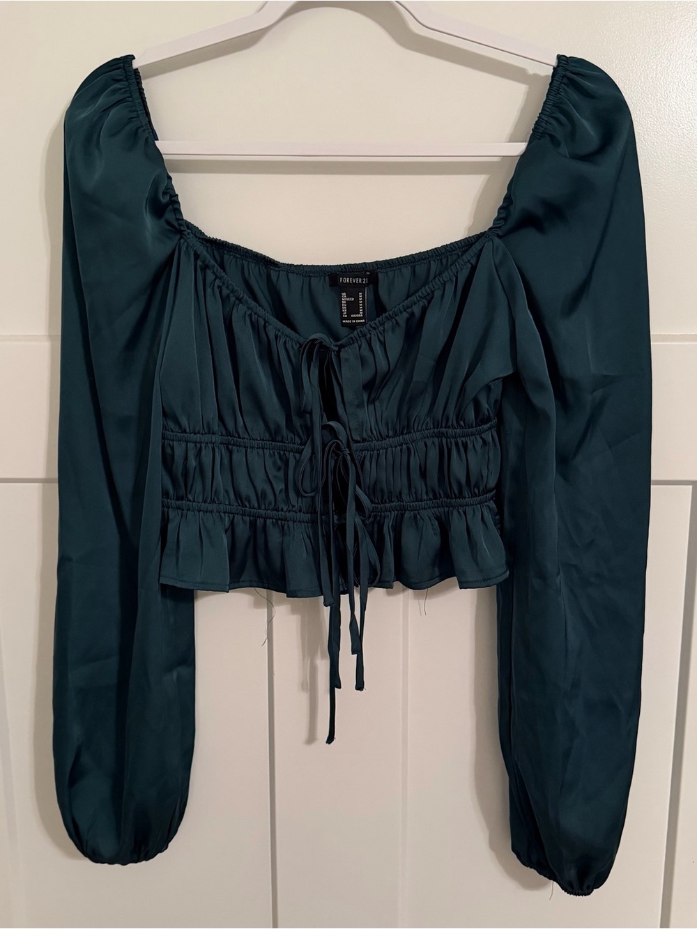 Forever 21 emerald green Long-Sleeve tie front Ruched Peasant Top